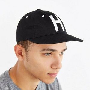 Herschel Supply Company Accessories - Herschel Creston "H" Fitted Baseball Cap | NWOT Herschel Supply Company Accessories - Herschel Creston "H" Fitted Baseball Cap | NWOT